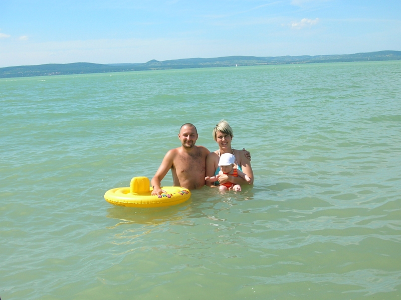 DSCN0296.JPG - Koupel s maminkou a tatínkem  Balatonu